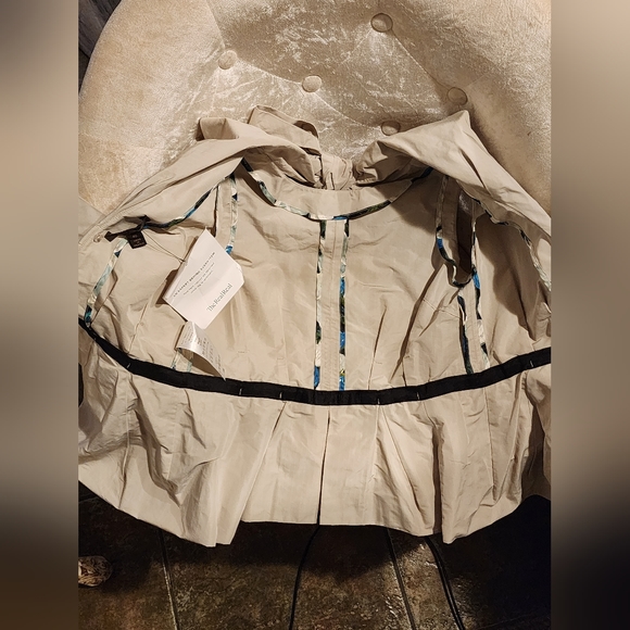 AUTHENTIC LOUIS VUITTON TOP - Picture 9 of 16